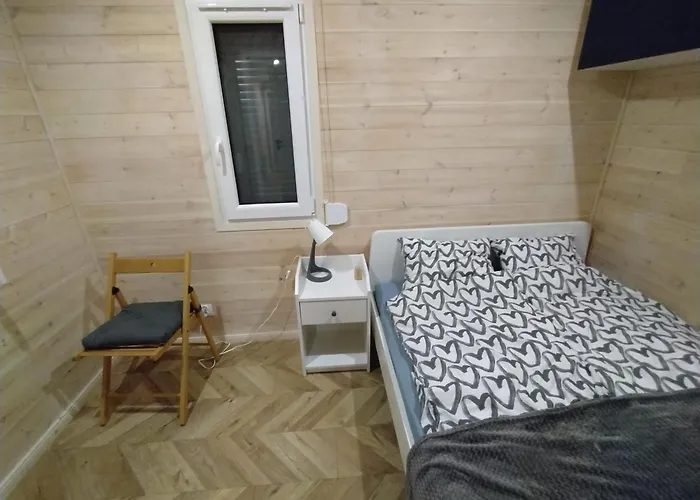 Domek Steklno بيت للعطل